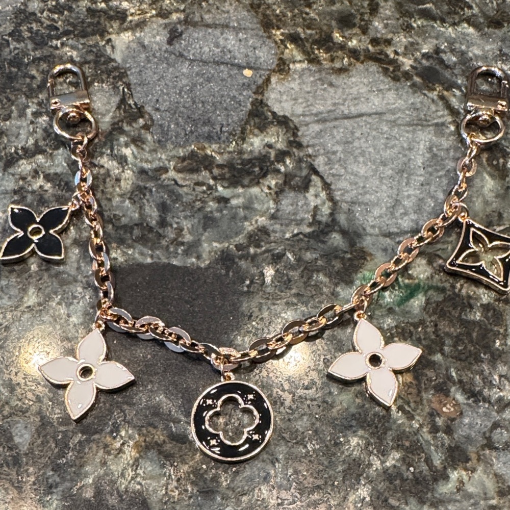 NEW - Gold, Black & White Bag Charm - Picture 3 of 3